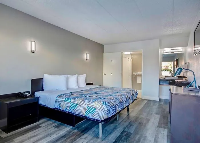 Hotel 6 Oh - Osu North