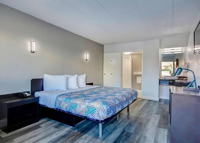 Hotel 6 Oh - Osu North