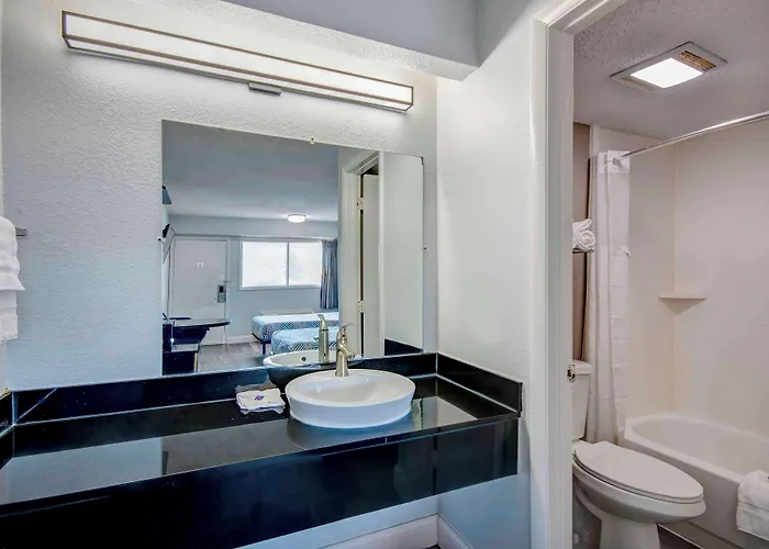 6 Oh - Osu North Hotel 3*